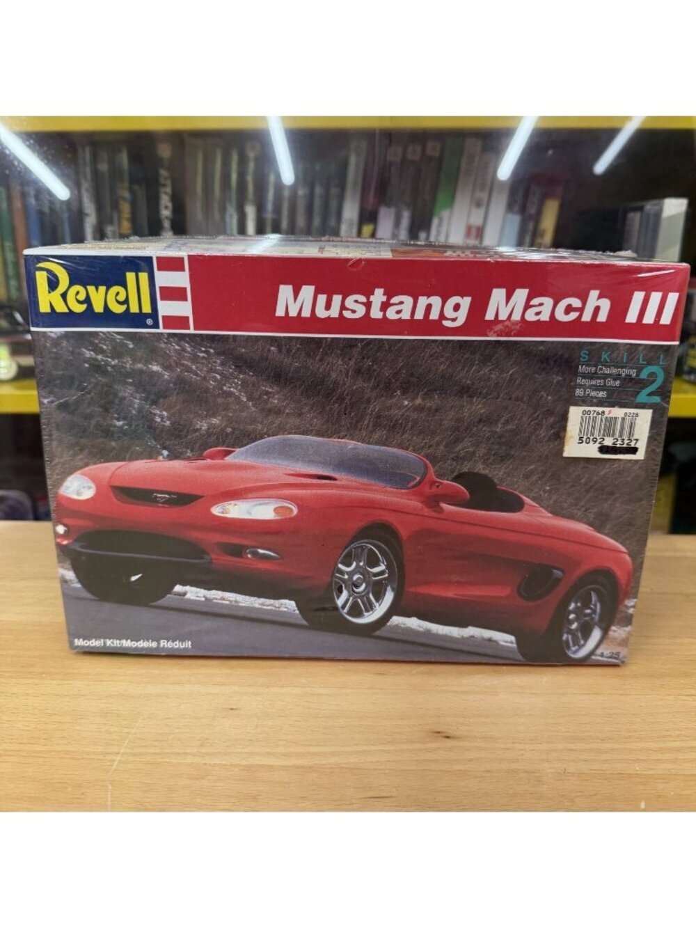 Mustang Mach III 1:25 REVELL Model Kit NEW MIB Sealed #7364